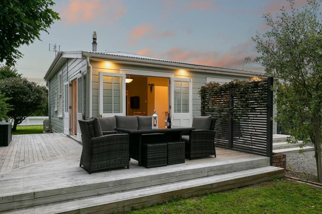 Historic Charm In Greytown - Cosy Kowhai Cottage Extérieur photo